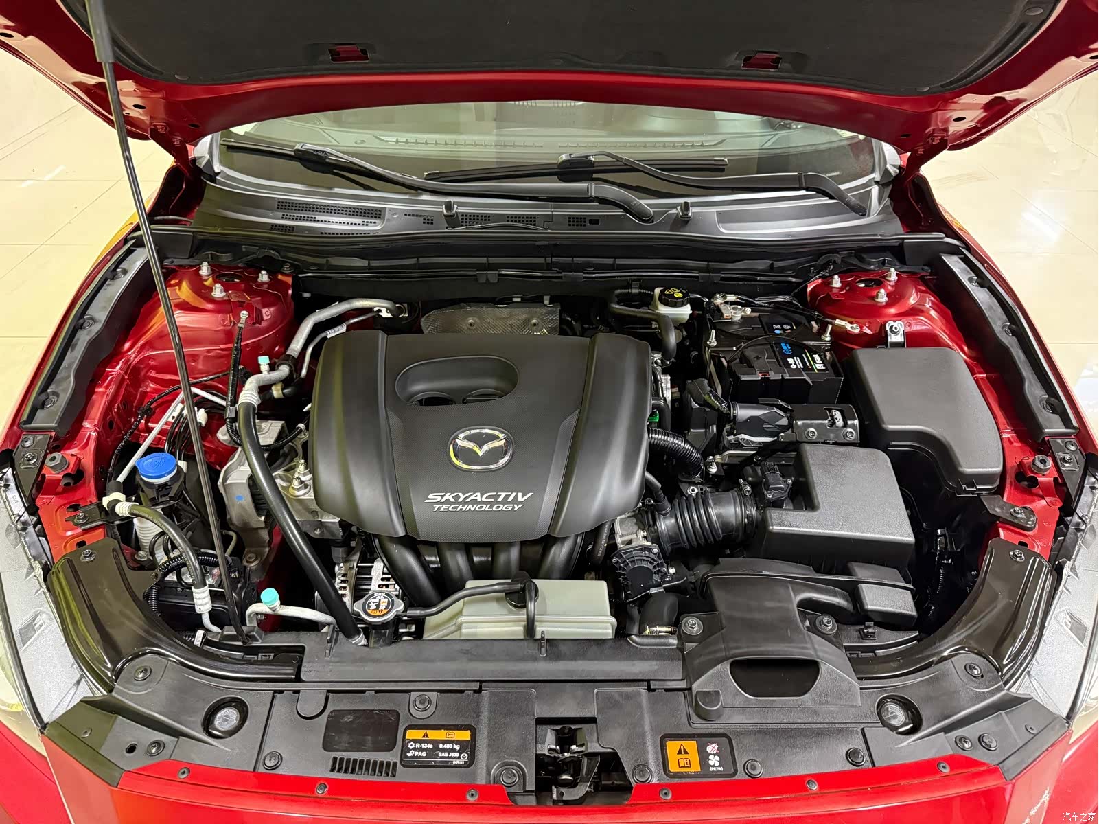 Mazda Mazda3, 2015 9