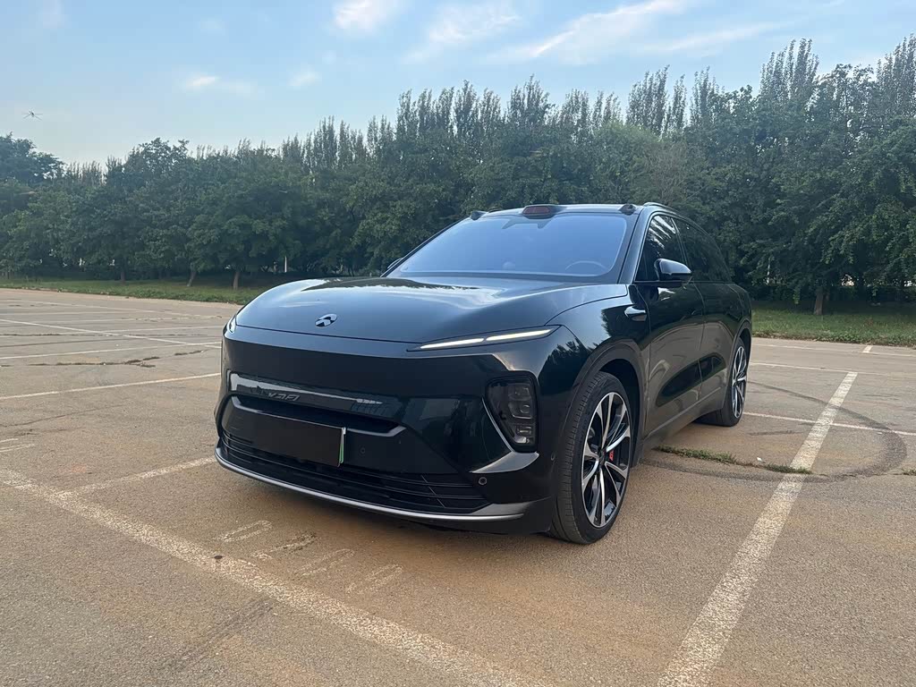 NIO ES8