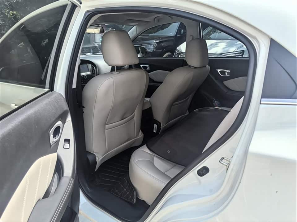 Aion Trumpchi GA3S PHEV Aion Trumpchi GA3S PHEV