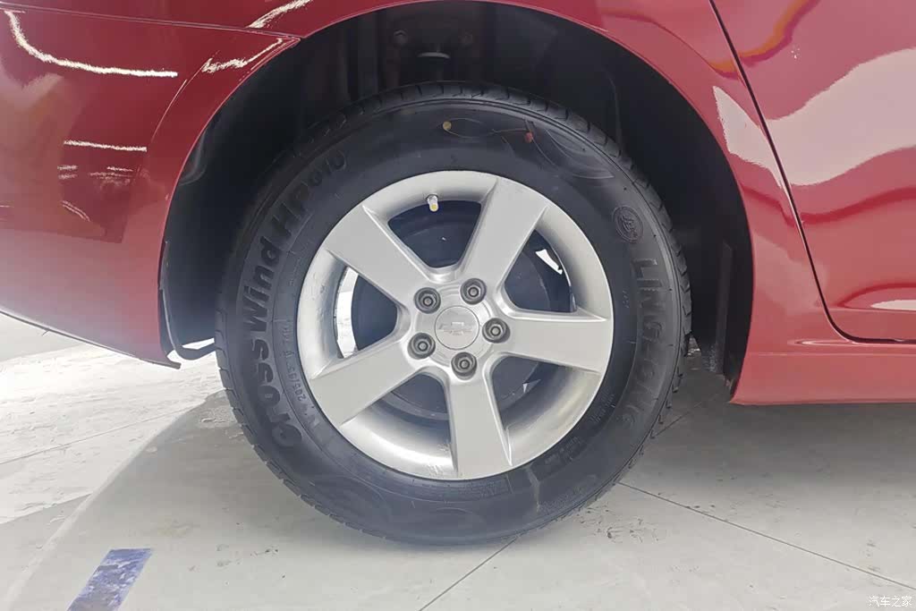 Chevrolet SL, 2011 6