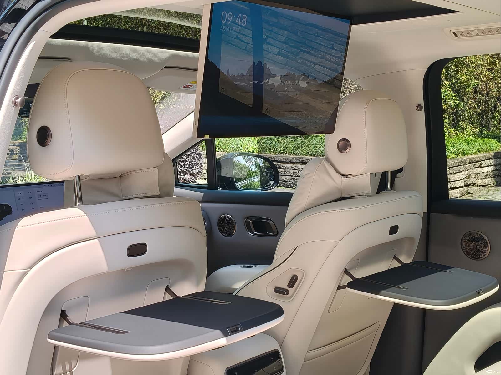 Li Auto i8, 2025 8