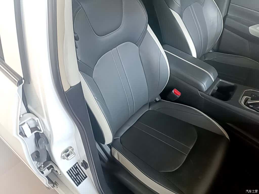 DongFeng E70, 2022 25