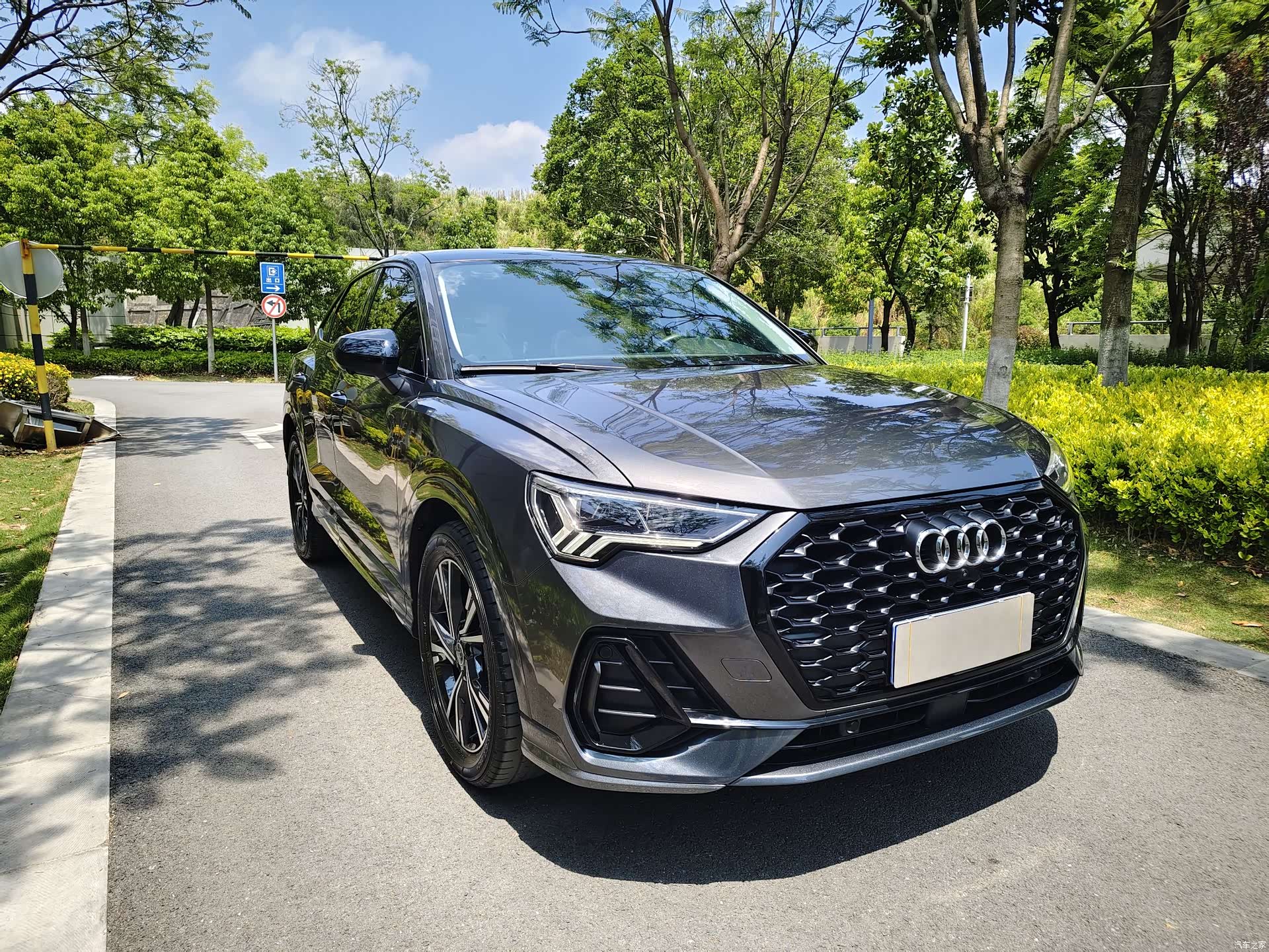Audi Q3, 2022 3