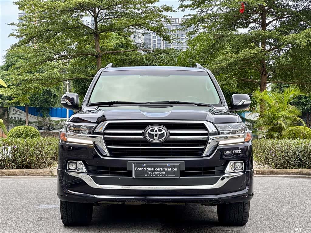 Toyota Land Cruiser, 2020 3