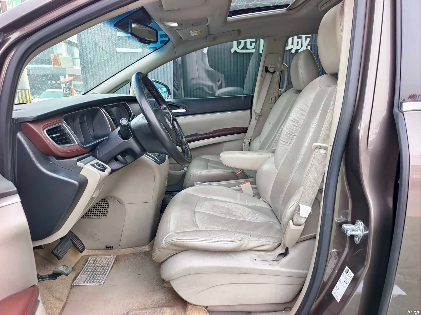 Buick GL8, 2015 12