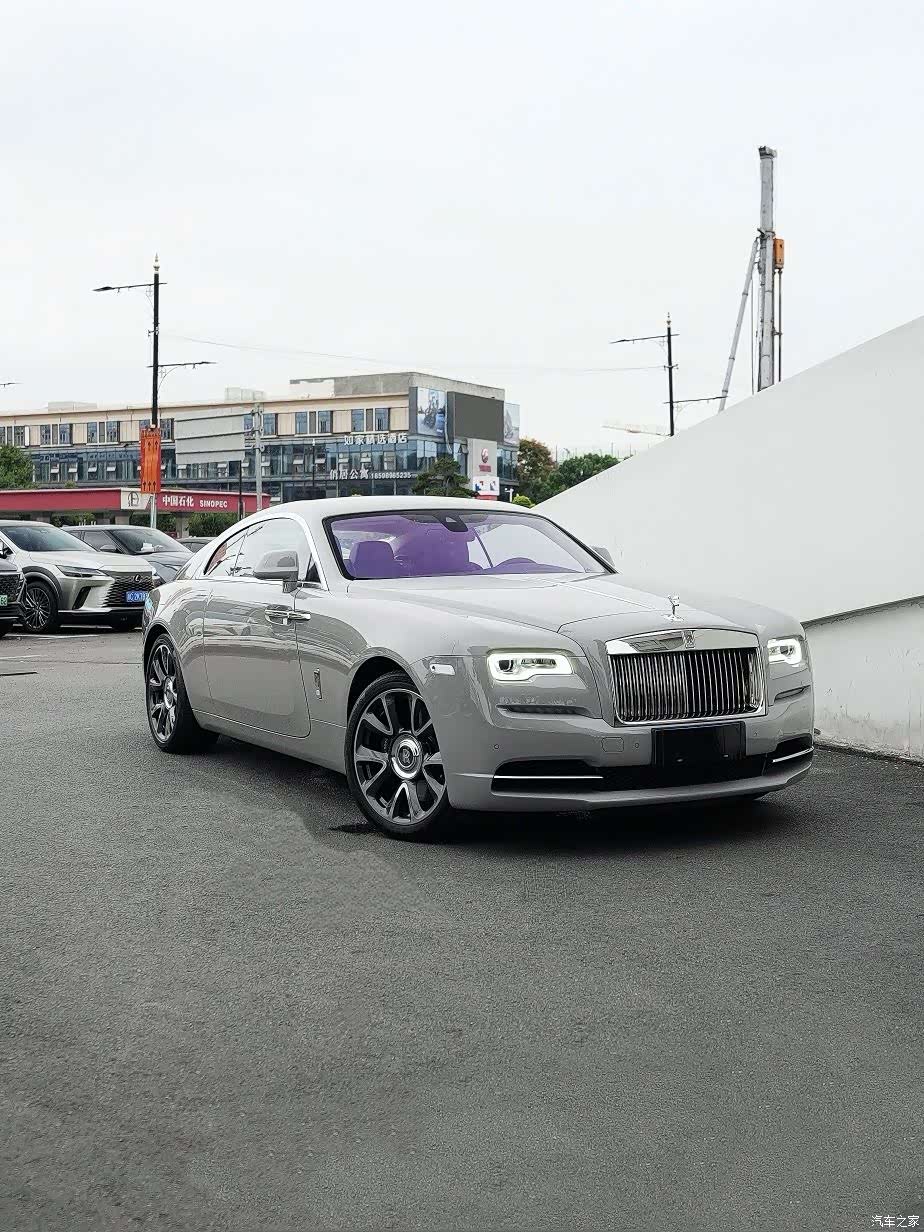 Rolls-Royce Wraith, 2022 3