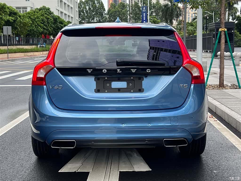 Volvo V60, 2015 25