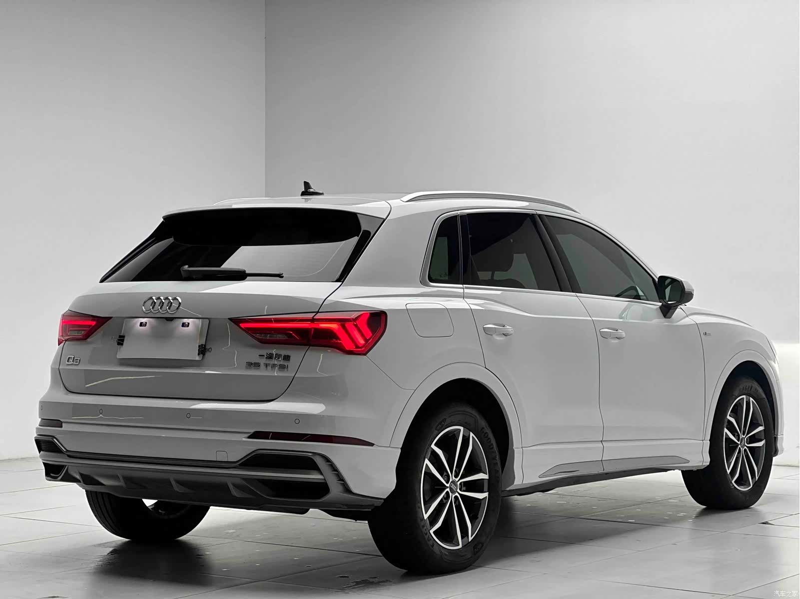 Audi Q3, 2022 9