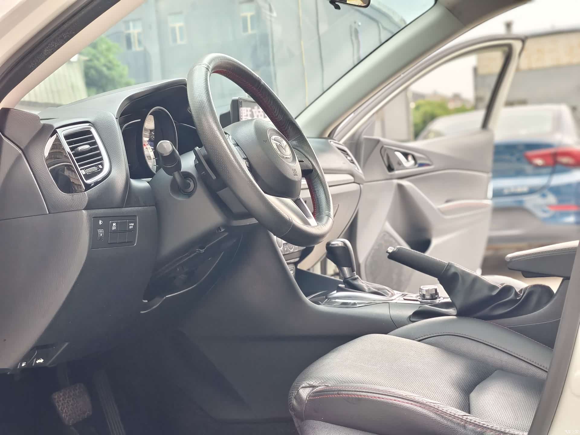 Mazda Mazda3, 2014 12