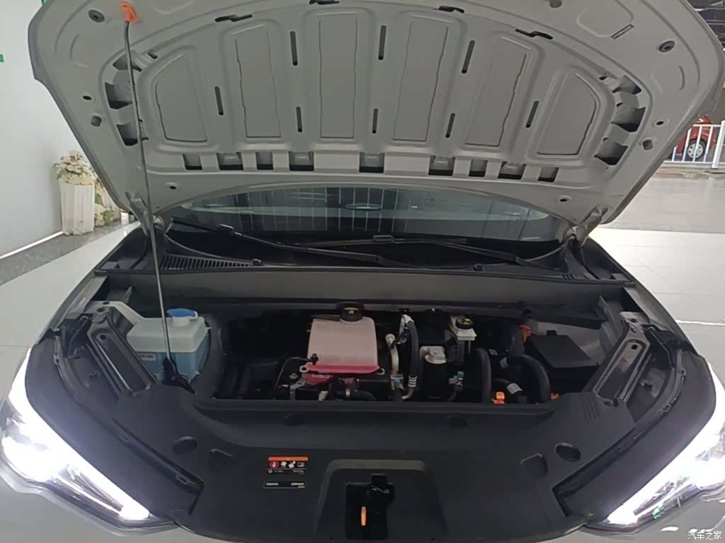 Geely Galaxy E5, 2025 20