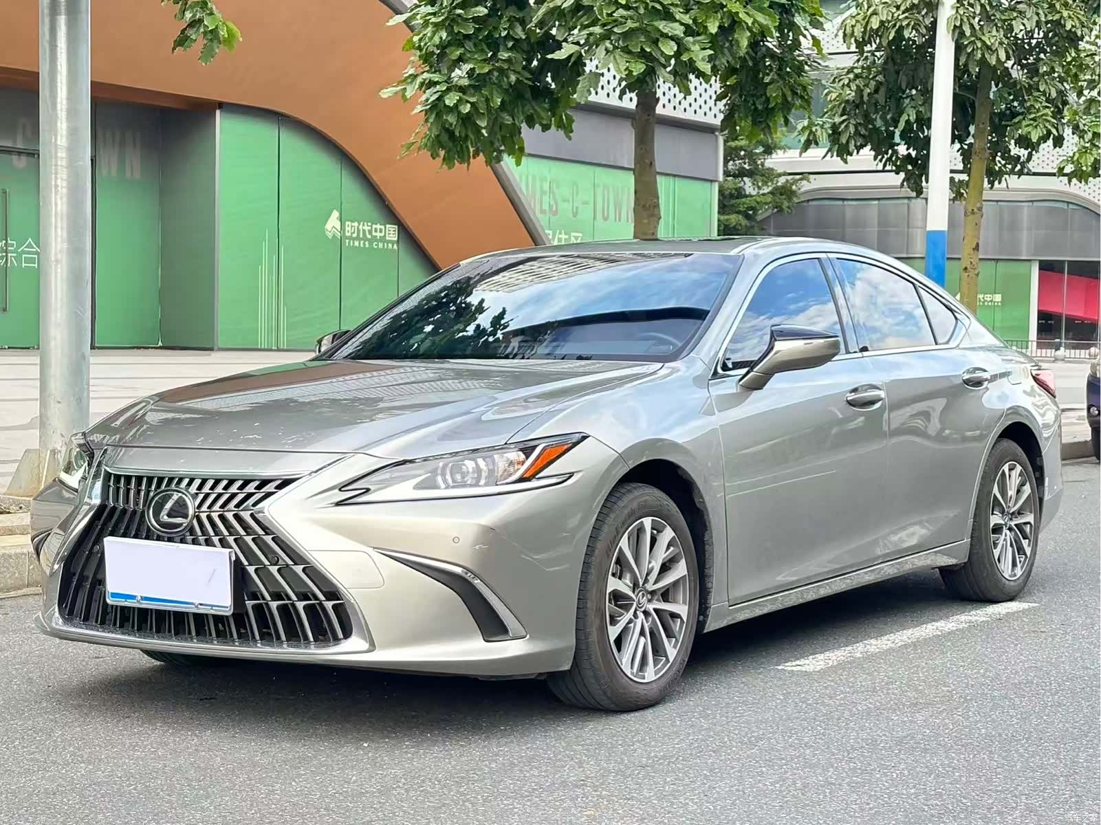Lexus ES, 2024 1