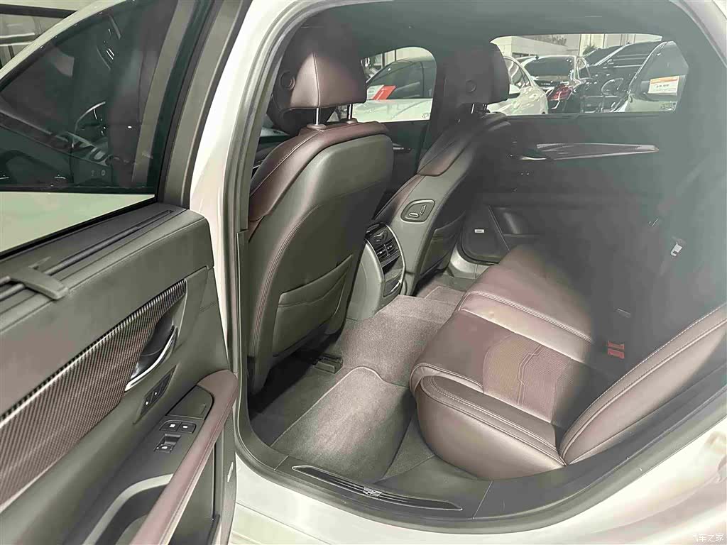 Cadillac CT6, 2023 11