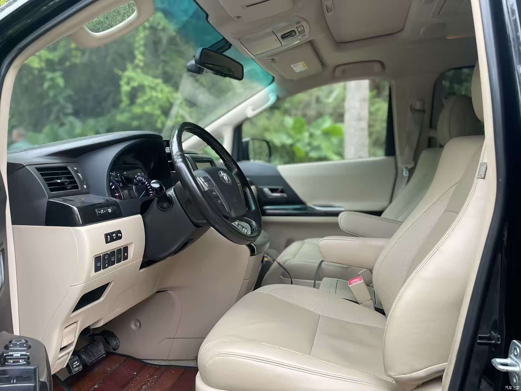 Toyota Alphard, 2014 8
