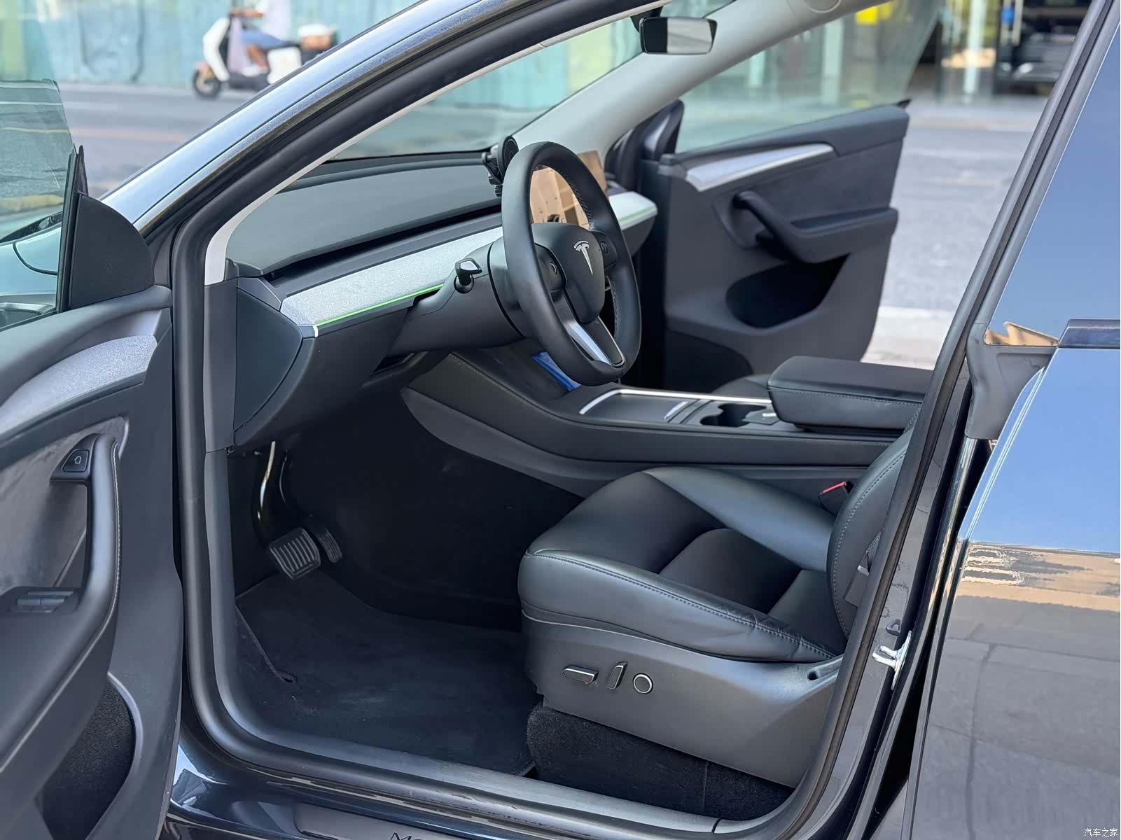 Tesla Model Y, 2024 4