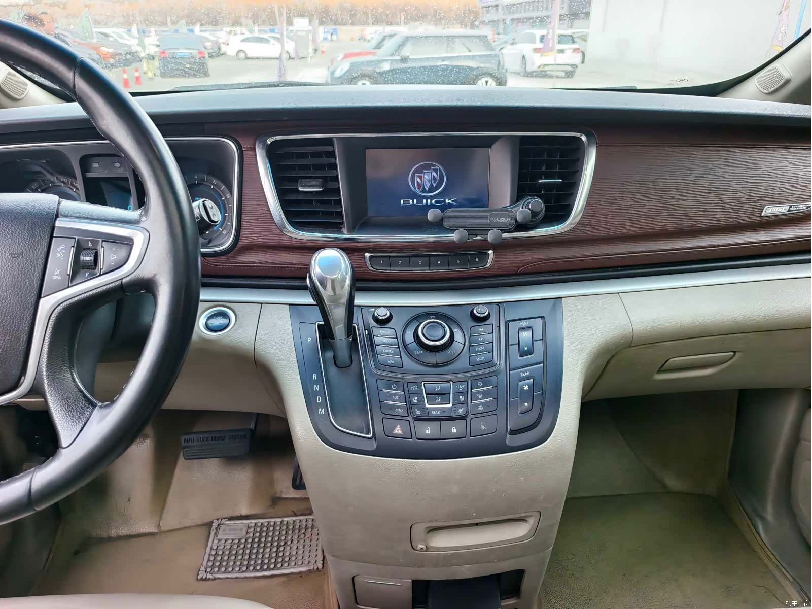 Buick GL8, 2015 13