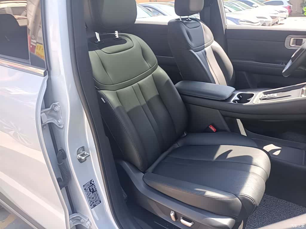 Wuling Starlight, 2025 25