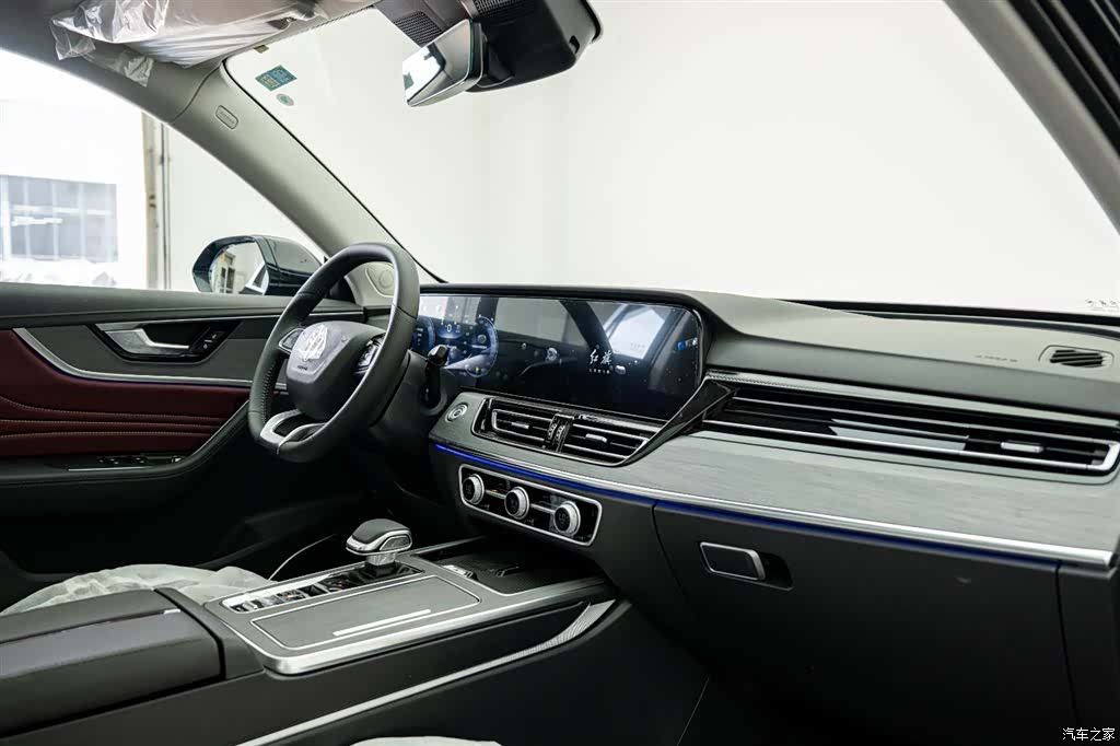 Hongqi HS5, 2025 18