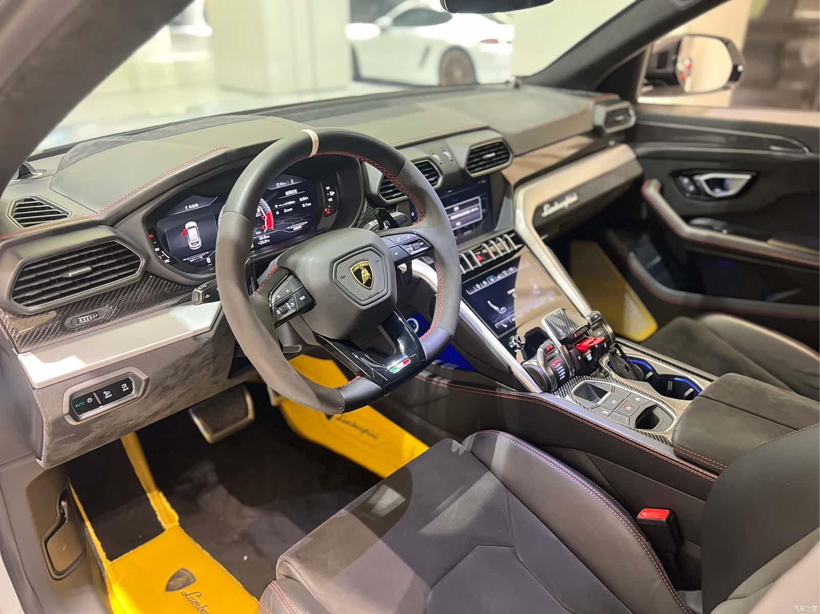 Lamborghini Urus, 2019 14