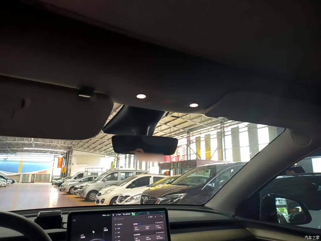 Tesla Model Y, 2023 18