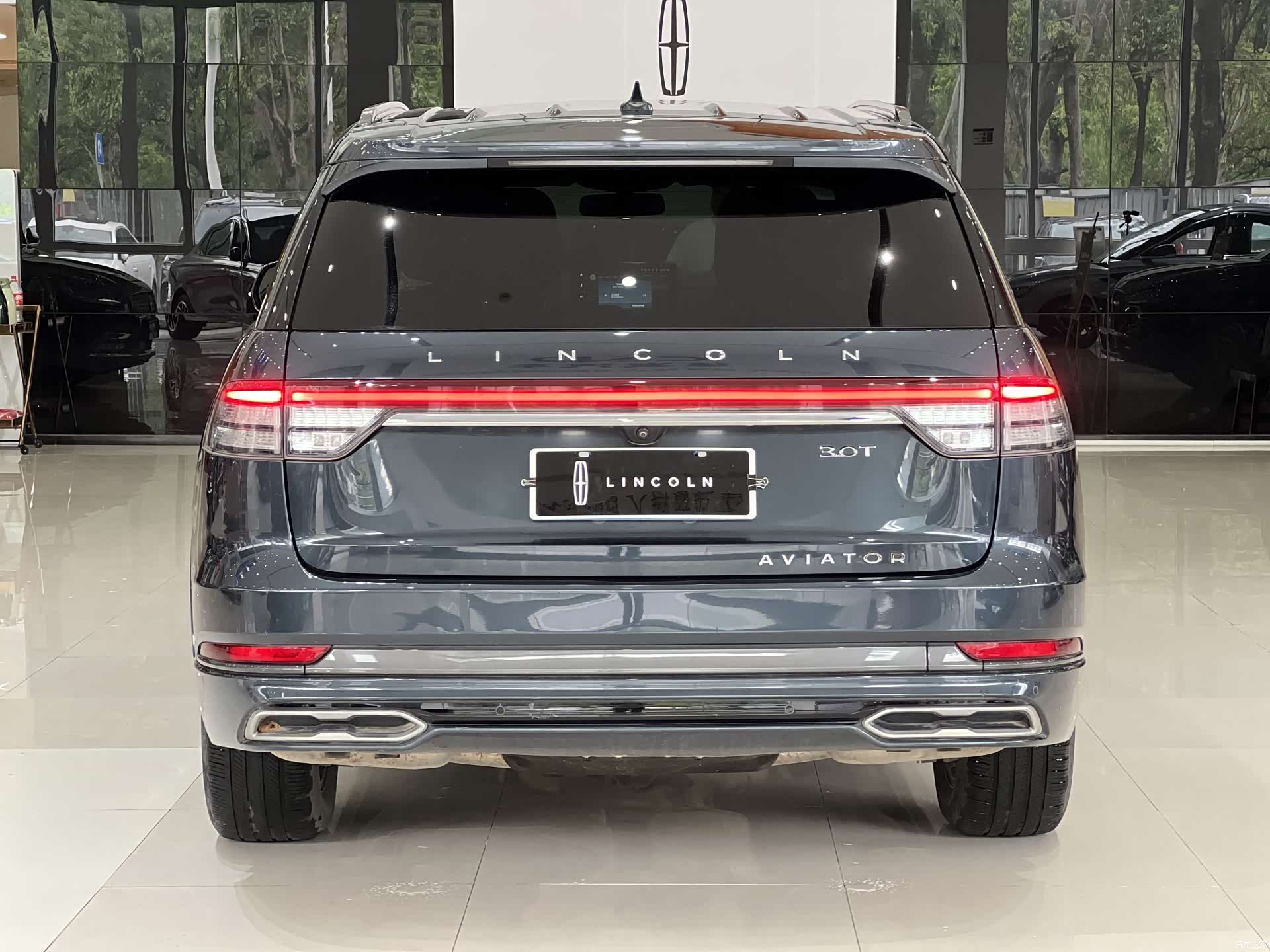 Lincoln Aviator, 2023 все фото