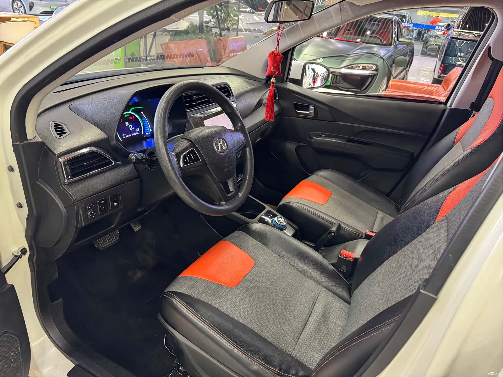 BAIC EC200, 2018 8