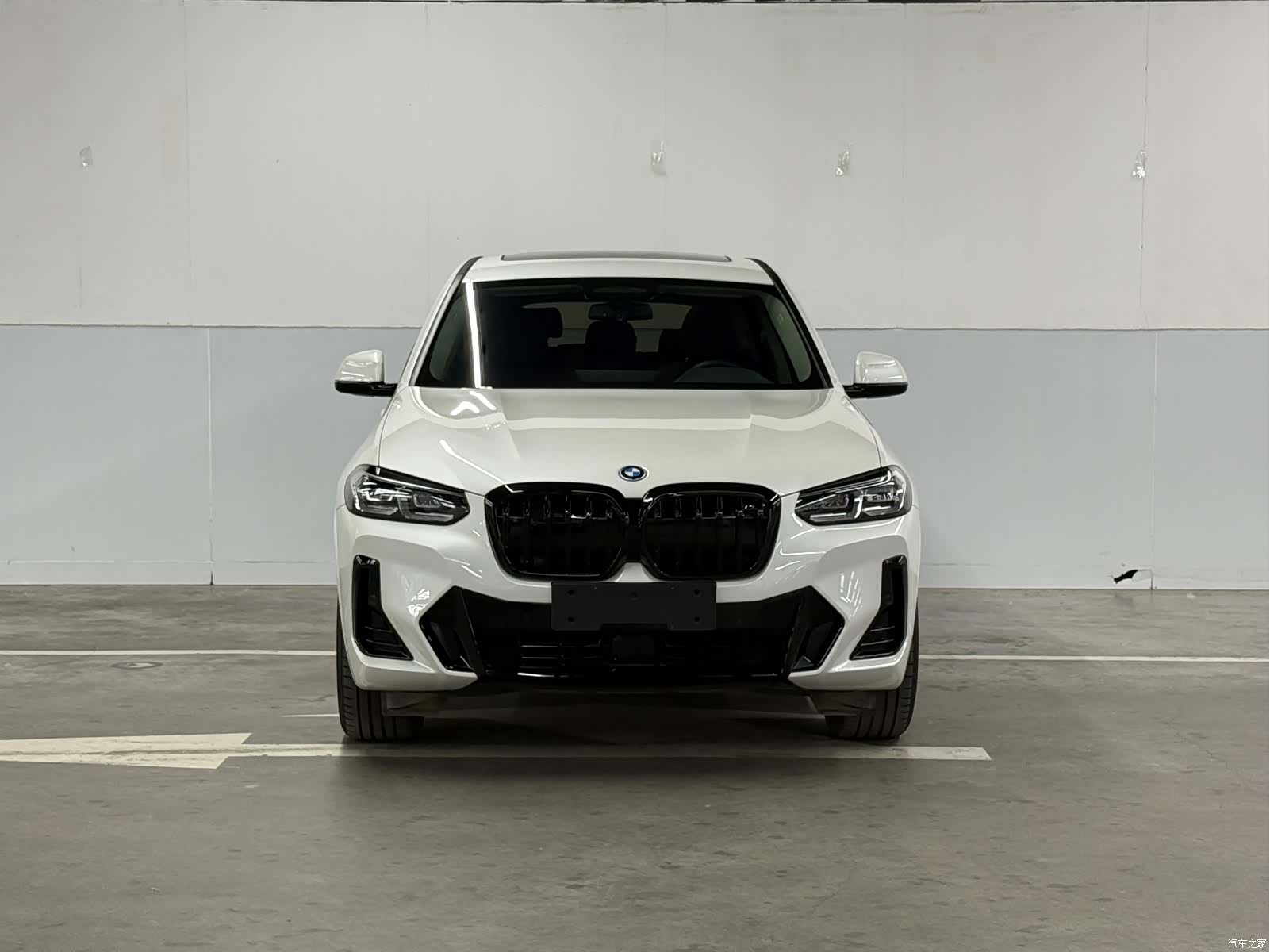 BMW iX3, 2025 2