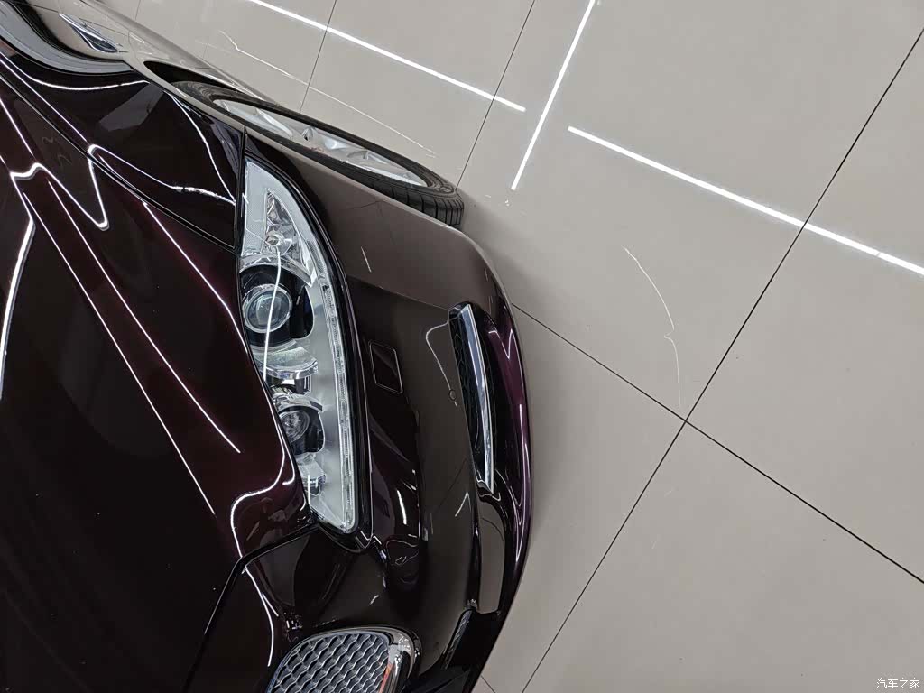Jaguar XJ, 2015 3