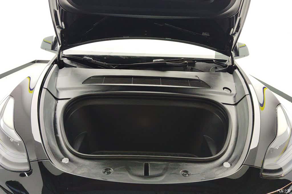 Tesla Model Y, 2021 10