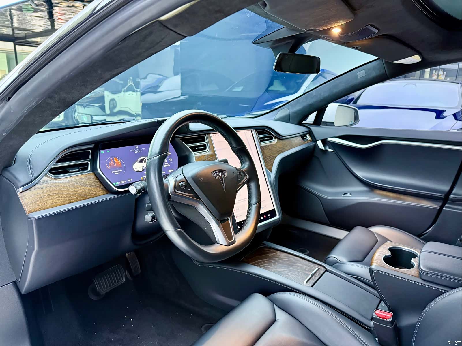 Tesla Model S, 2018 все фото