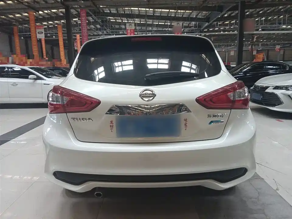 Nissan TIIDA