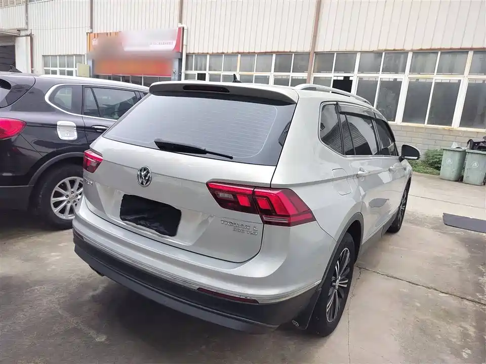 Volkswagen Tiguan L