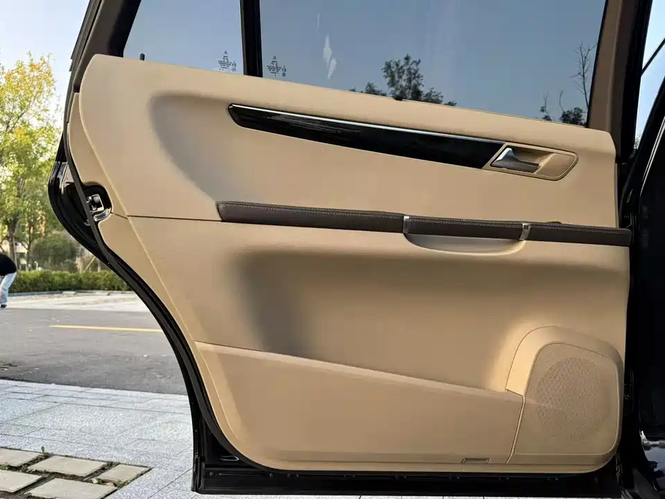 Mercedes-Benz R-class