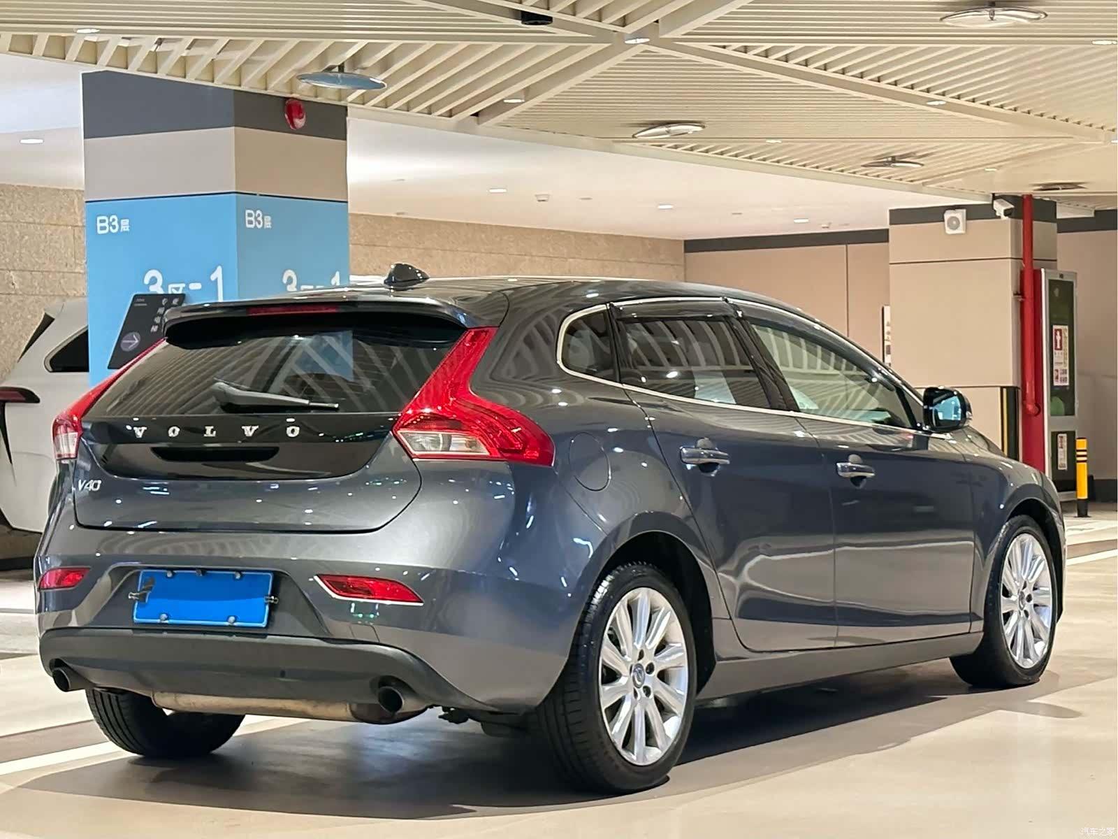 Volvo V40, 2014 6