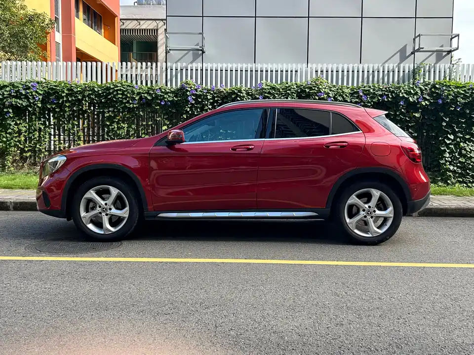 Mercedes-Benz GLA