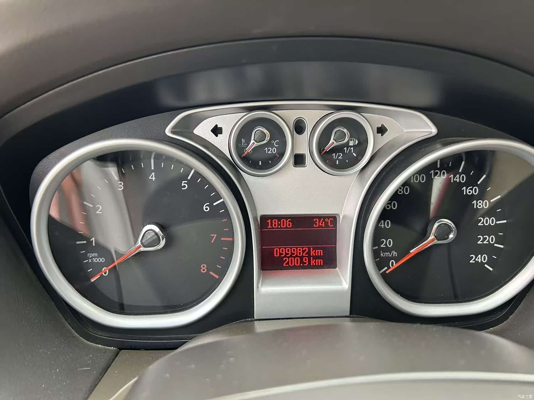 Ford Focus, 2012 10