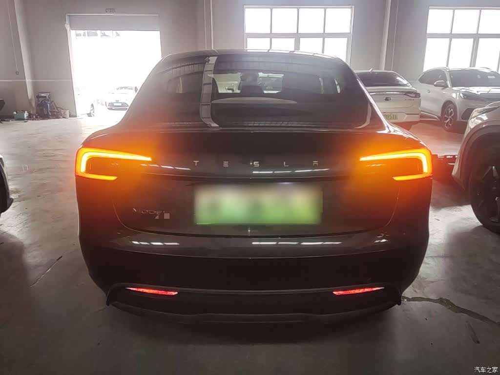Tesla Model 3, 2024 6