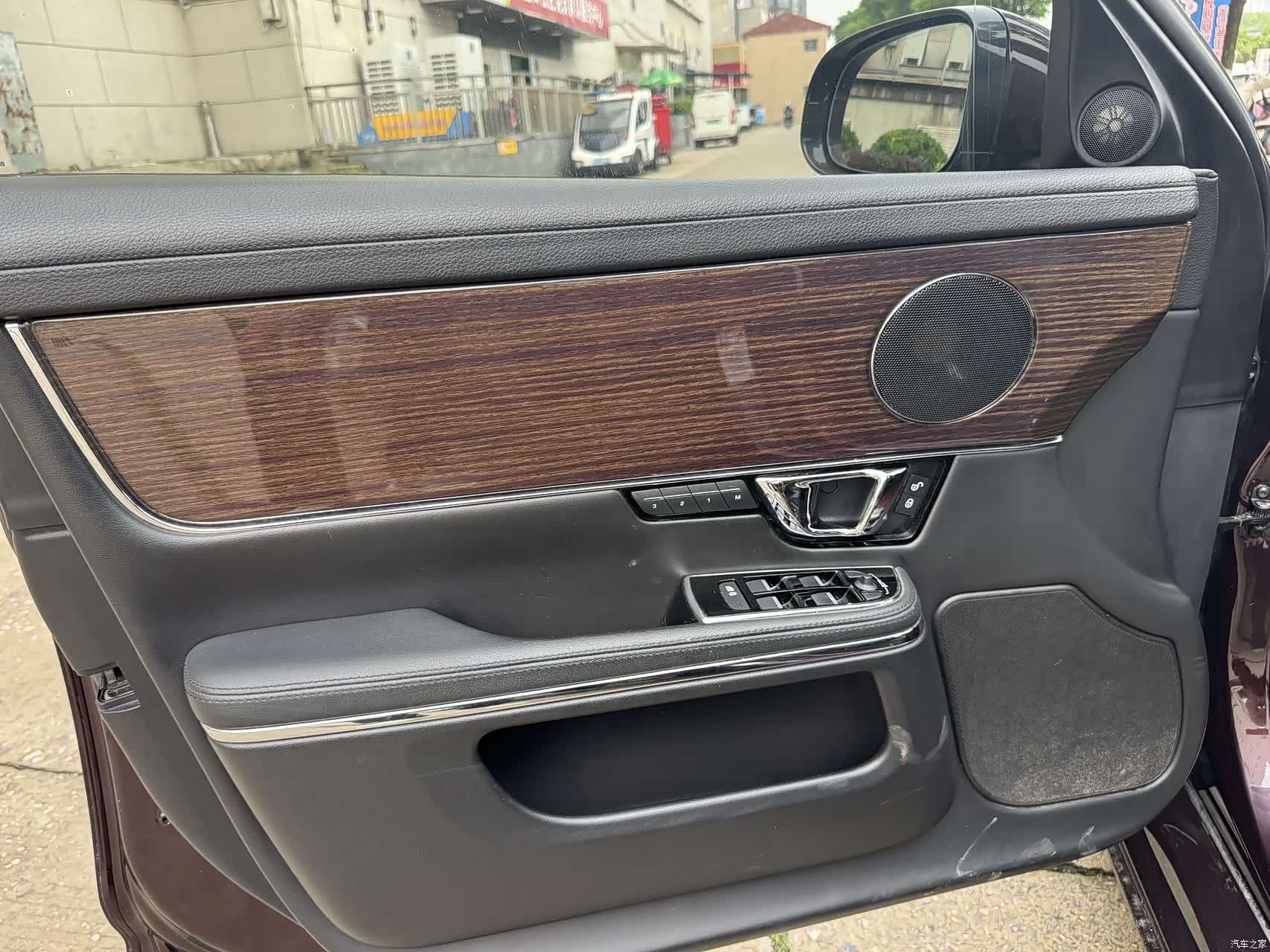 Land Rover XFL, 2018 7