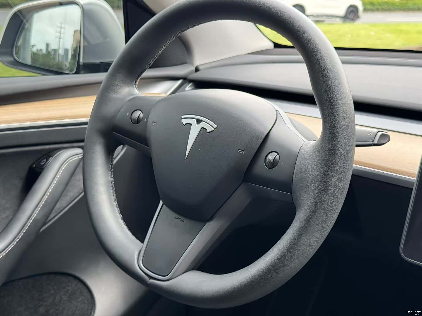 Tesla Model Y, 2022 4