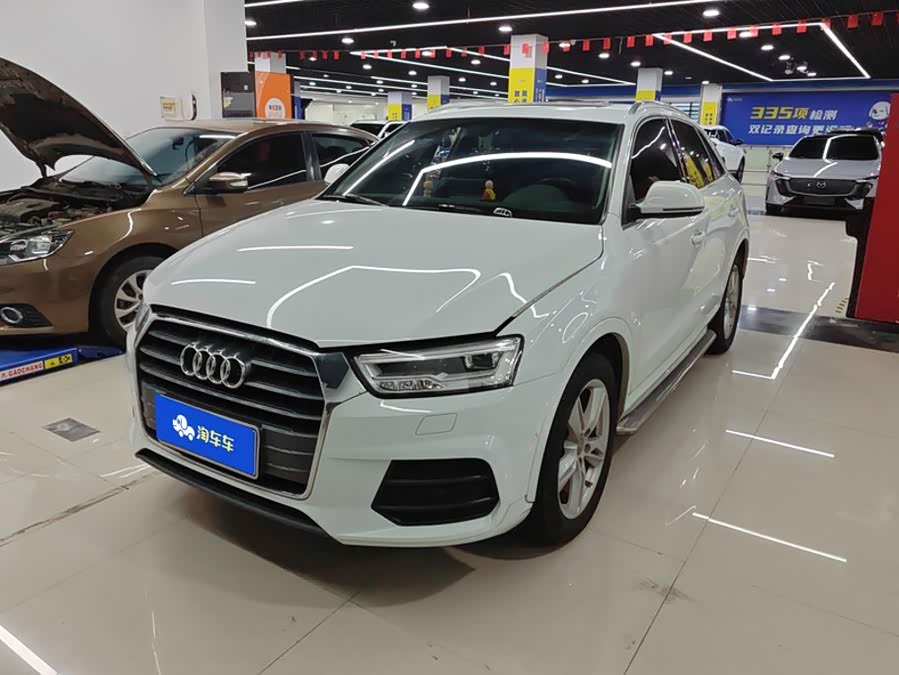 Audi Q3 2017, фото 1