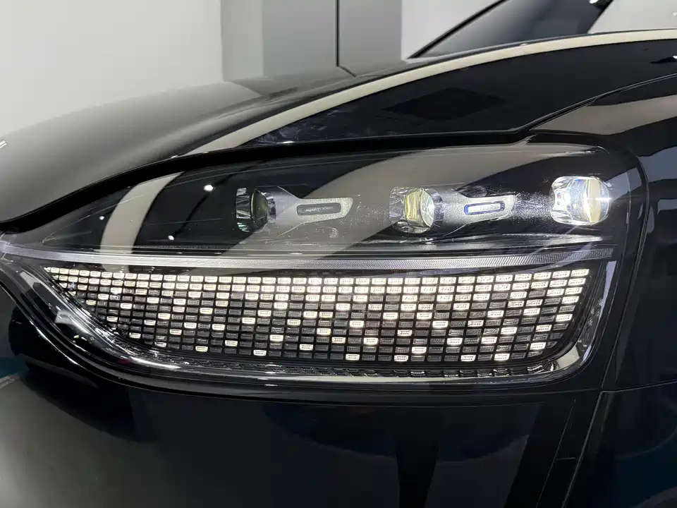 AITO Ask the world M9