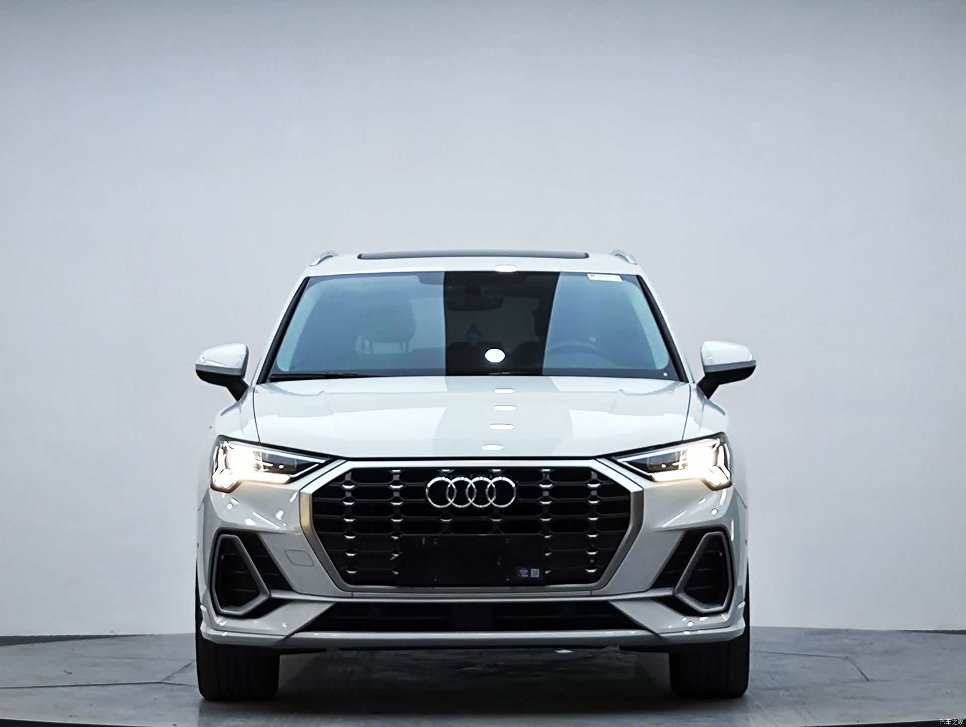 Audi Q3, 2022 3