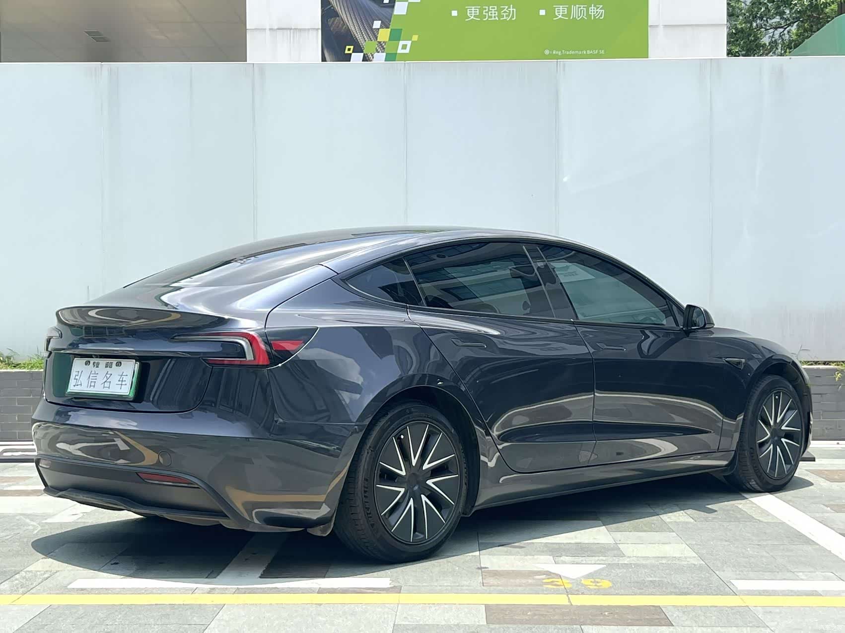 Tesla Model 3, 2024 11
