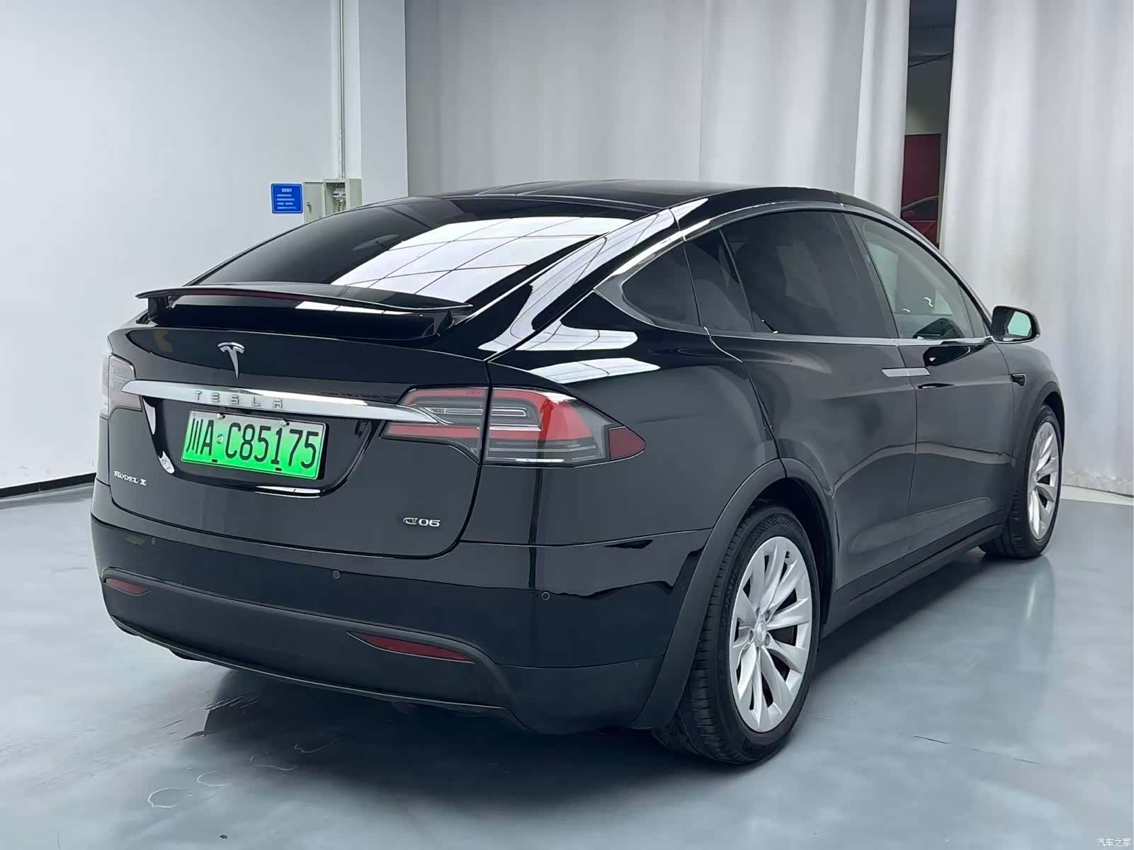 Tesla Model X, 2017 9