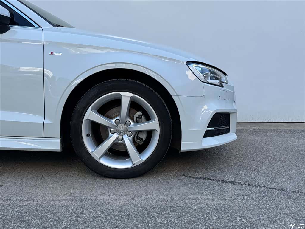 Audi A3, 2018 все фото