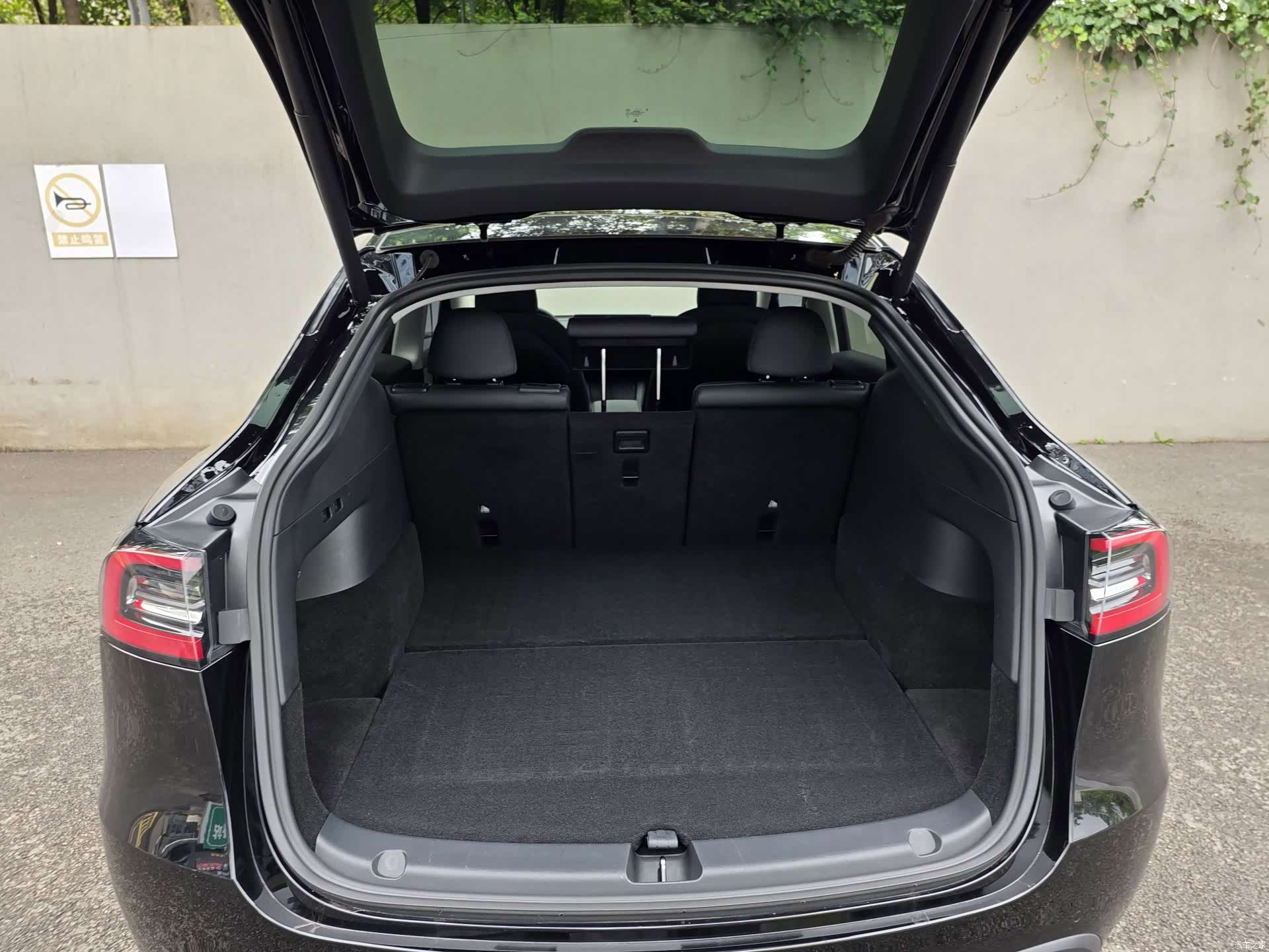 Tesla Model Y, 2021 11
