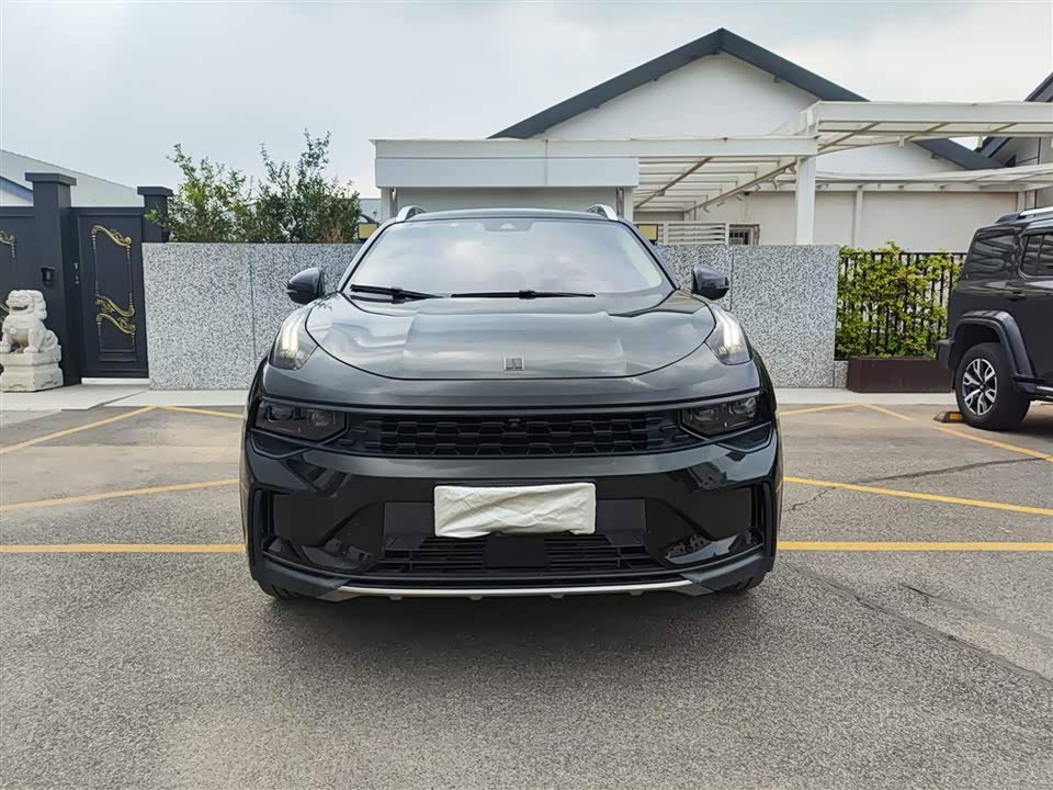 Lynk & Co 01