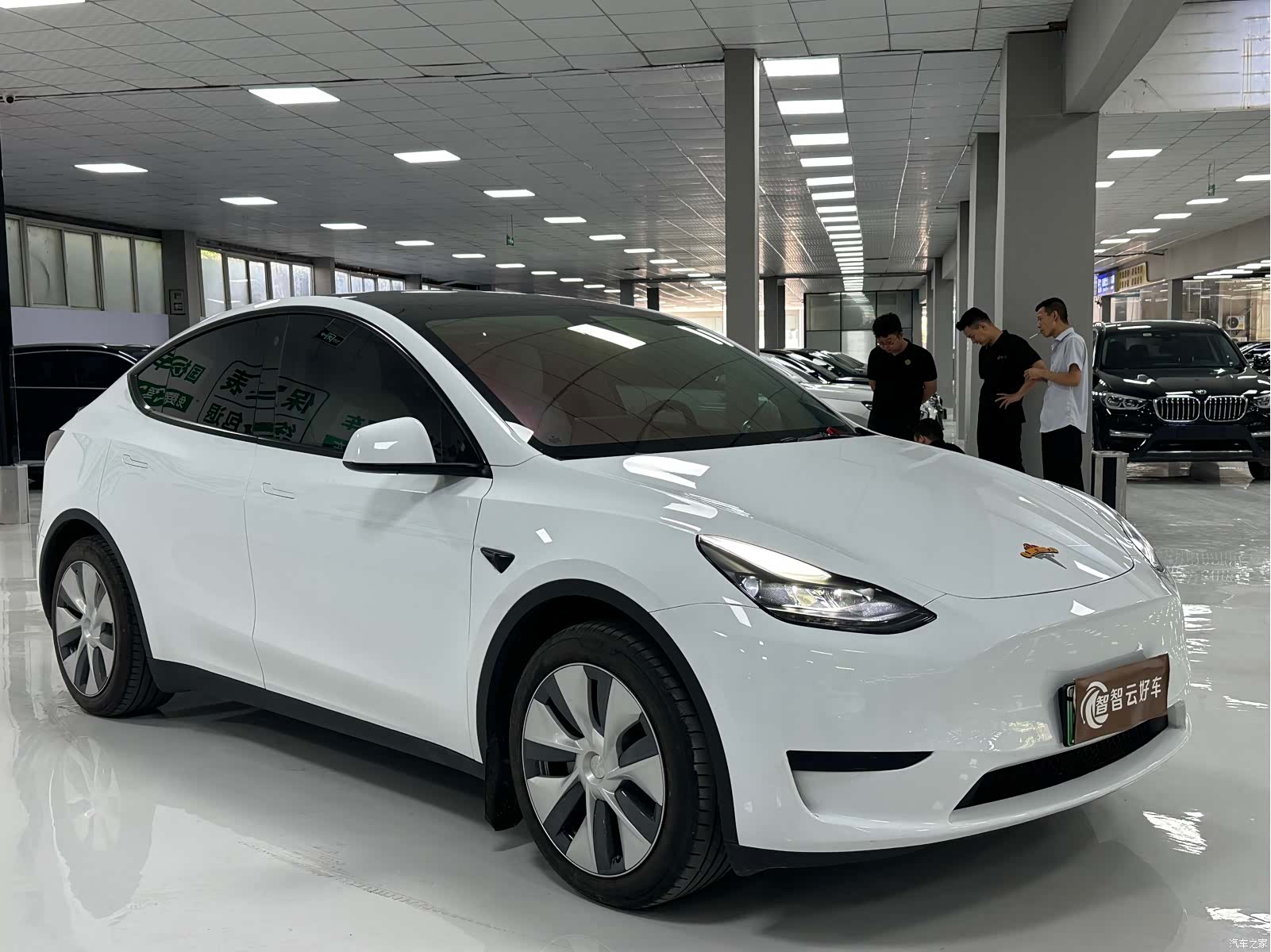 Tesla Model Y, 2023 3