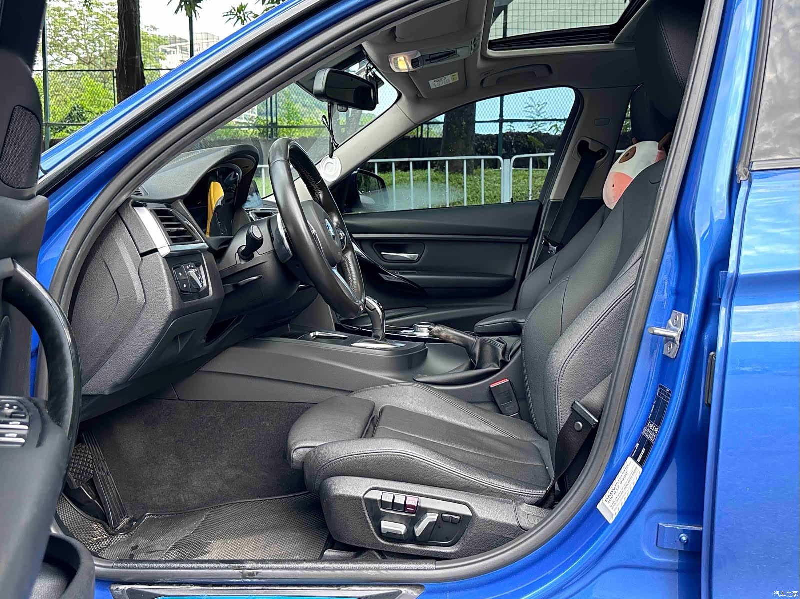 BMW 3 Series, 2018 все фото