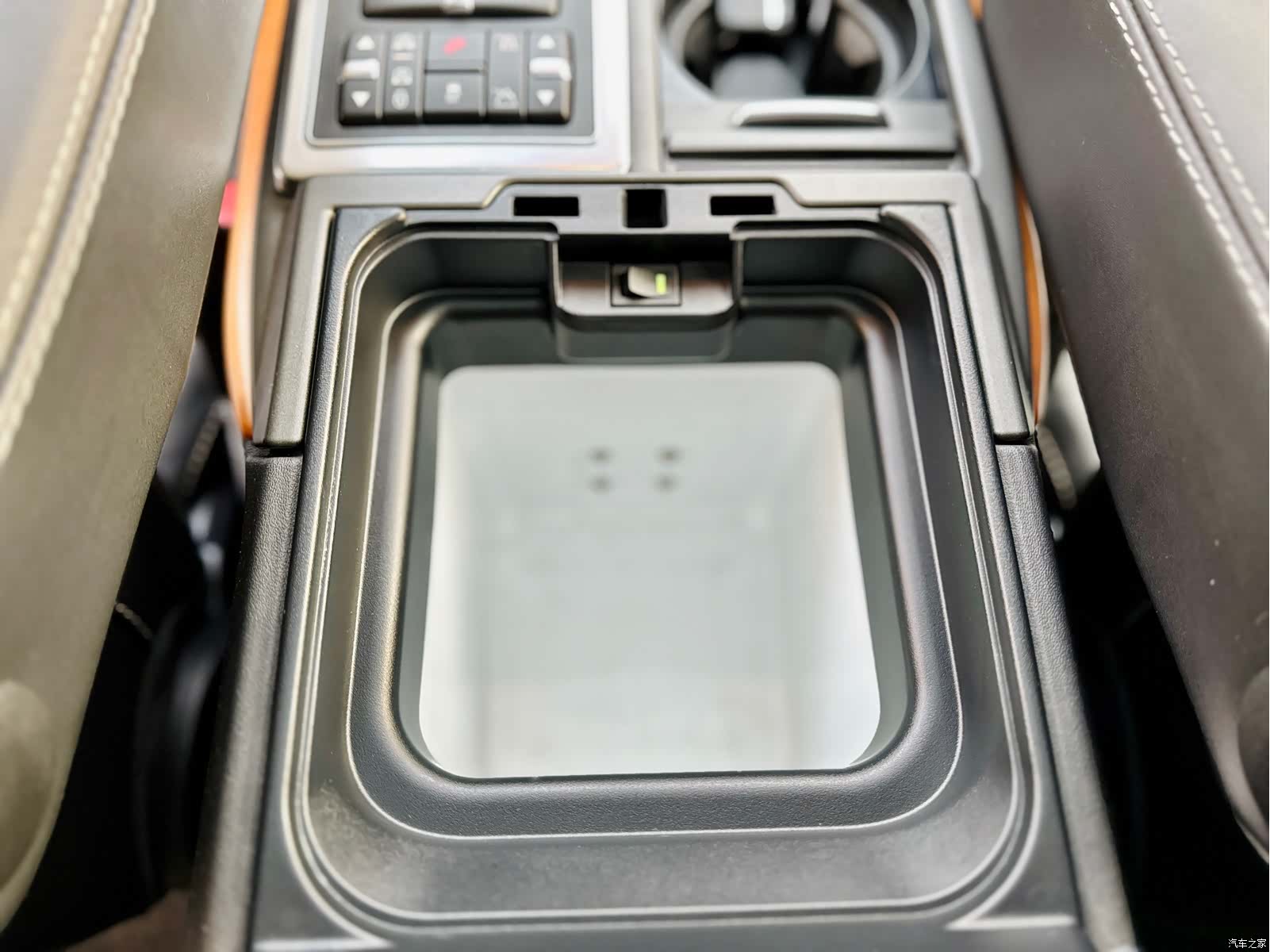 Land Rover Range Rover, 2012 24