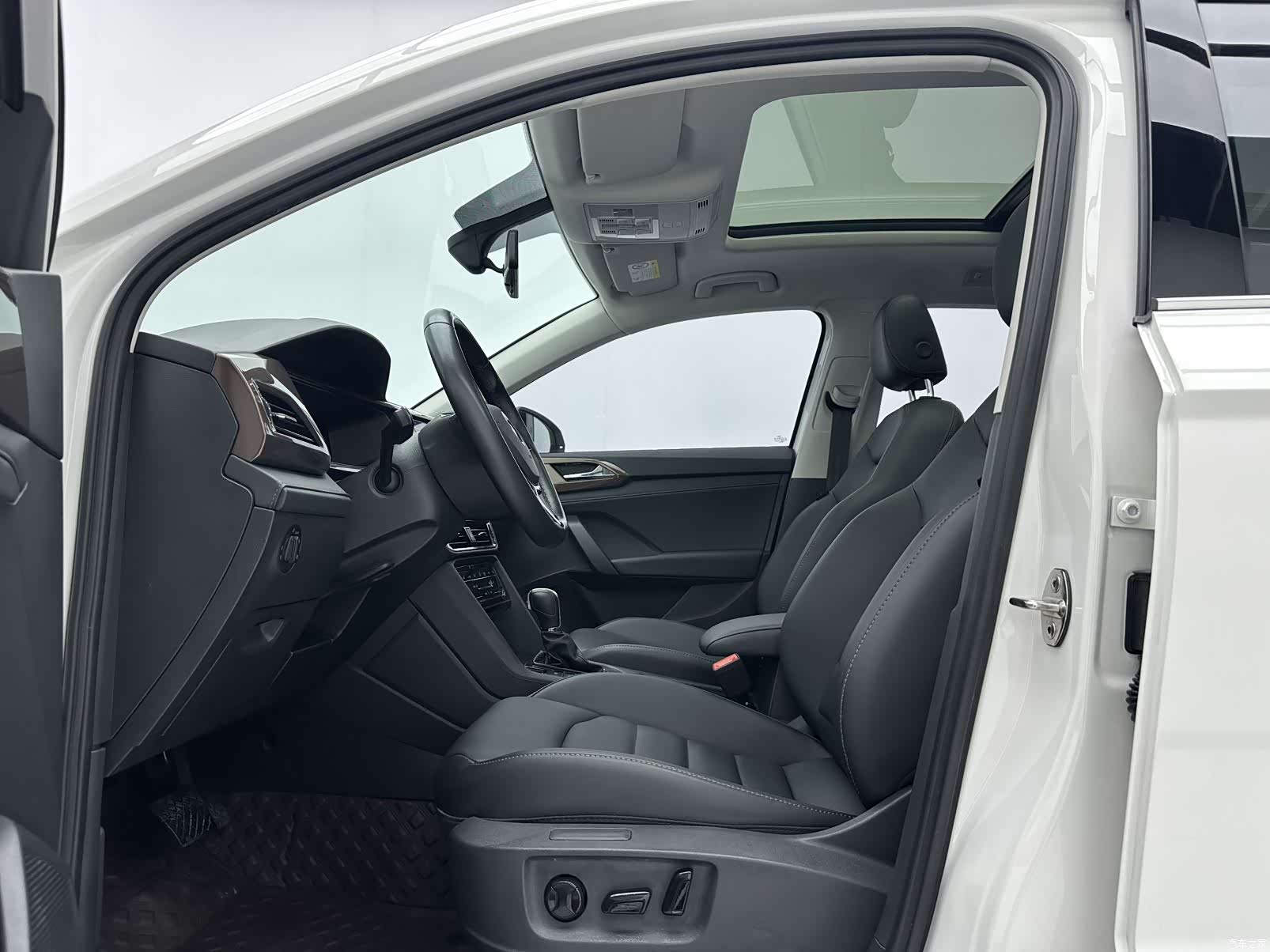 Volkswagen Tharu, 2023 все фото
